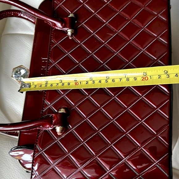 Gucci Burgundy Quilted Women's Bags - Picture 7 of 7